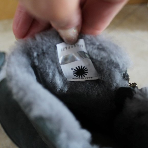 NEW UGG ABREE MINI GRAY SUEDE WATER RESISTANT BOOT - Picture 7 of 9